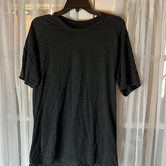 Lululemon Live In Practice Men’s Large - Picture 2 of 9